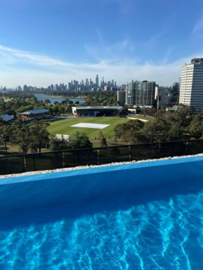St Kilda Fitzroy St apt in secure luxury building
